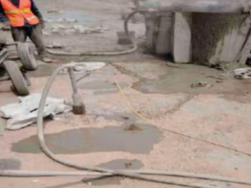 周村水泥混凝土路面板底注浆技术 路面脱空注浆整治方案